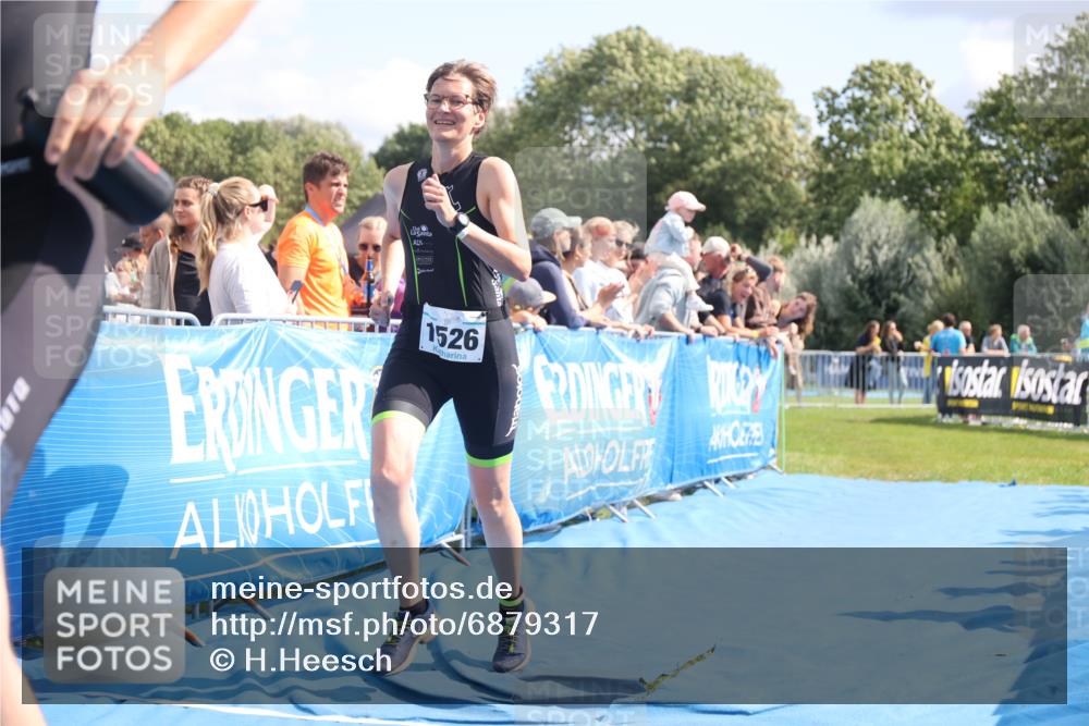 25.08.2024 - Elbe Triathlon Hamburg H.Heesch http://msf.ph/oto/6879317 25.08.2024 11:51:06 Ziel 220, 1526 meine-sportfotos.de