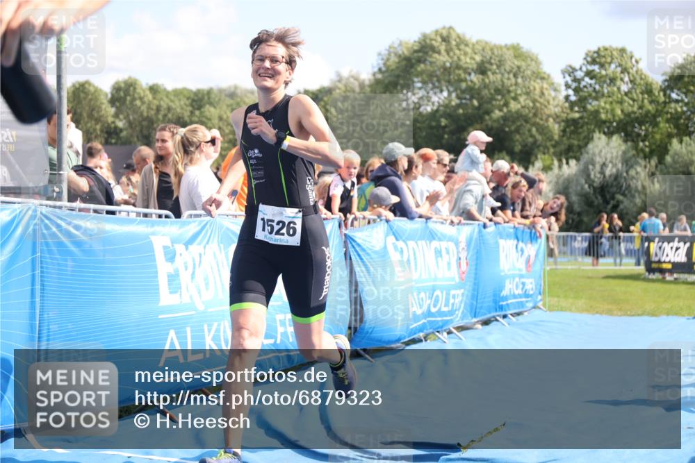 25.08.2024 - Elbe Triathlon Hamburg H.Heesch http://msf.ph/oto/6879323 25.08.2024 11:51:07 Ziel 220, 1526 meine-sportfotos.de