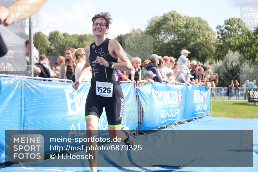 25.08.2024 - Elbe Triathlon Hamburg H.Heesch http://msf.ph/oto/6879325 25.08.2024 11:51:07 Ziel 220, 1526 meine-sportfotos.de