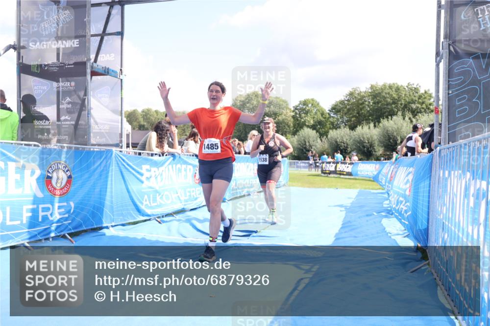 25.08.2024 - Elbe Triathlon Hamburg H.Heesch http://msf.ph/oto/6879326 25.08.2024 12:15:55 Ziel 1485, 1538, 1720 meine-sportfotos.de