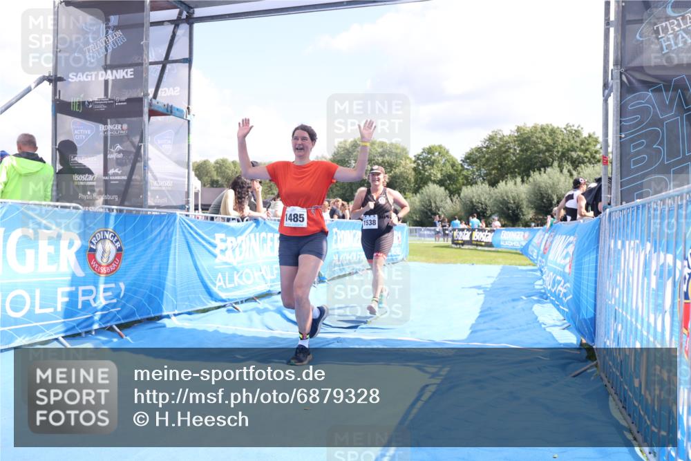 25.08.2024 - Elbe Triathlon Hamburg H.Heesch http://msf.ph/oto/6879328 25.08.2024 12:15:55 Ziel 1485, 1538, 1720 meine-sportfotos.de