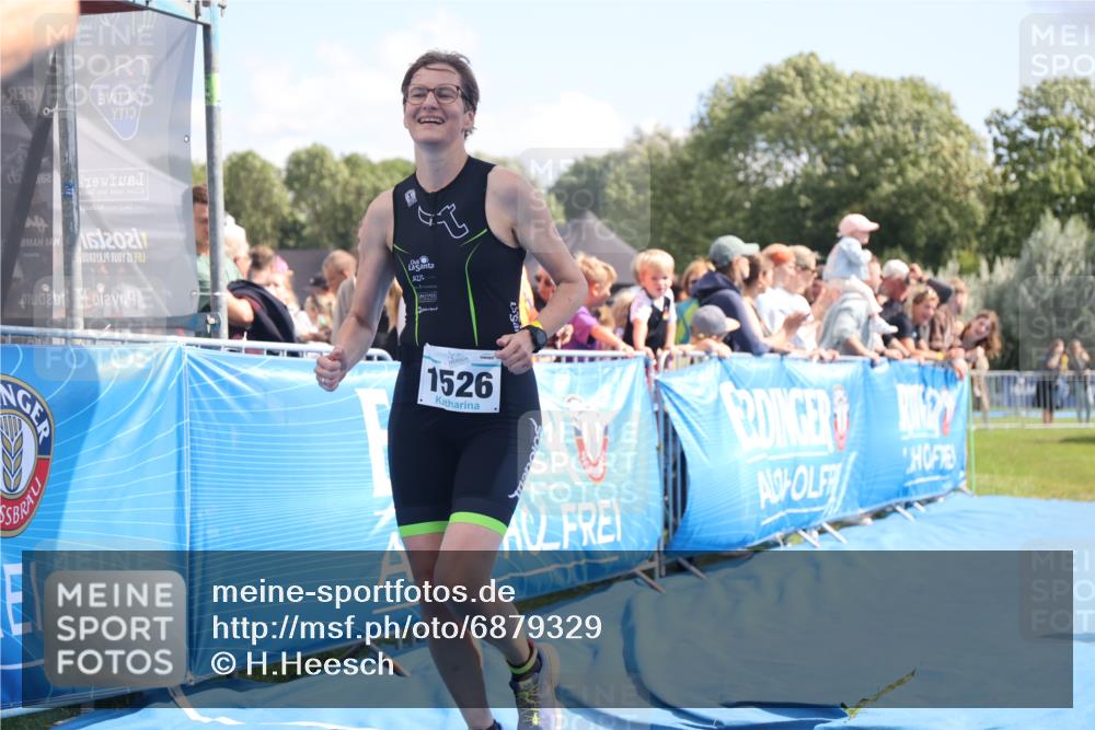 25.08.2024 - Elbe Triathlon Hamburg H.Heesch http://msf.ph/oto/6879329 25.08.2024 11:51:07 Ziel 220, 1526 meine-sportfotos.de