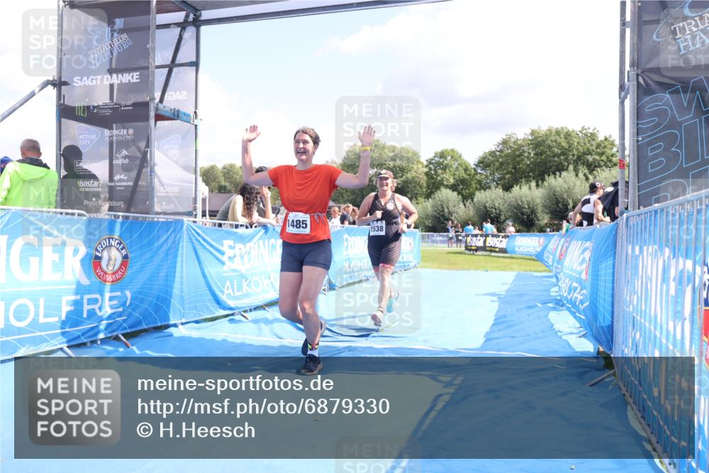 25.08.2024 - Elbe Triathlon Hamburg H.Heesch http://msf.ph/oto/6879330 25.08.2024 12:15:55 Ziel 1485, 1538, 1720 meine-sportfotos.de