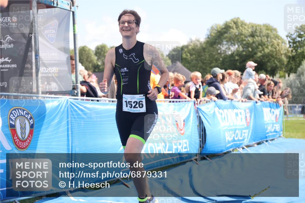 25.08.2024 - Elbe Triathlon Hamburg H.Heesch http://msf.ph/oto/6879331 25.08.2024 11:51:07 Ziel 220, 1526 meine-sportfotos.de