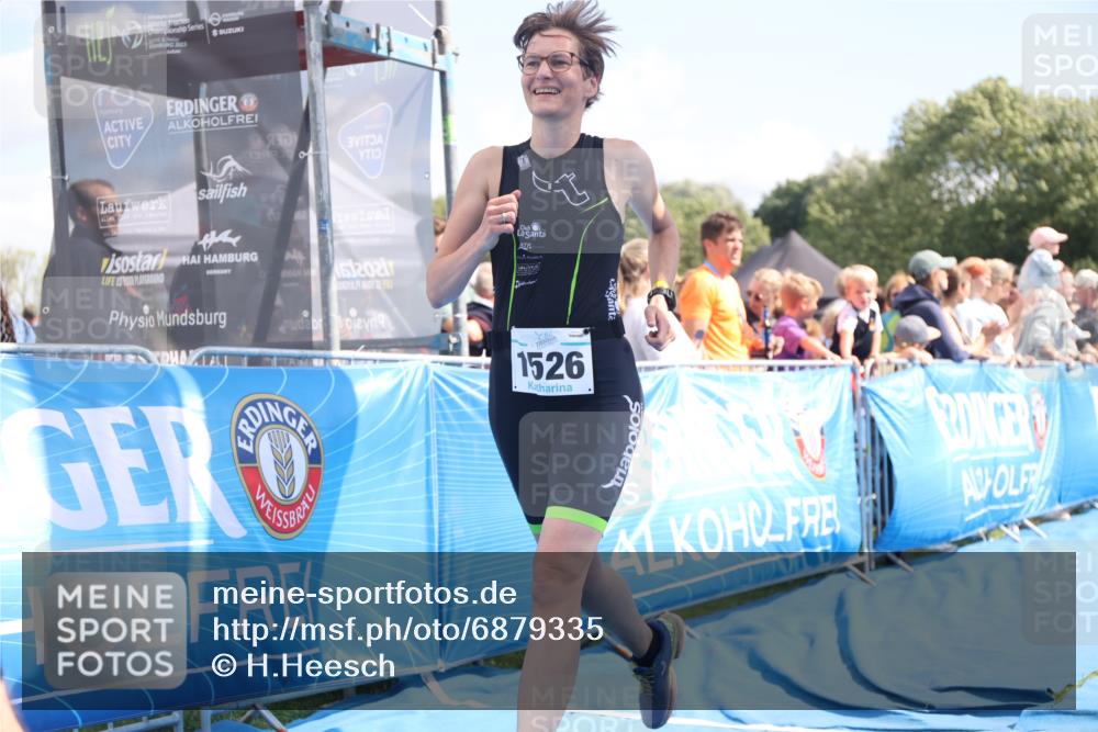 25.08.2024 - Elbe Triathlon Hamburg H.Heesch http://msf.ph/oto/6879335 25.08.2024 11:51:07 Ziel 220, 1526 meine-sportfotos.de