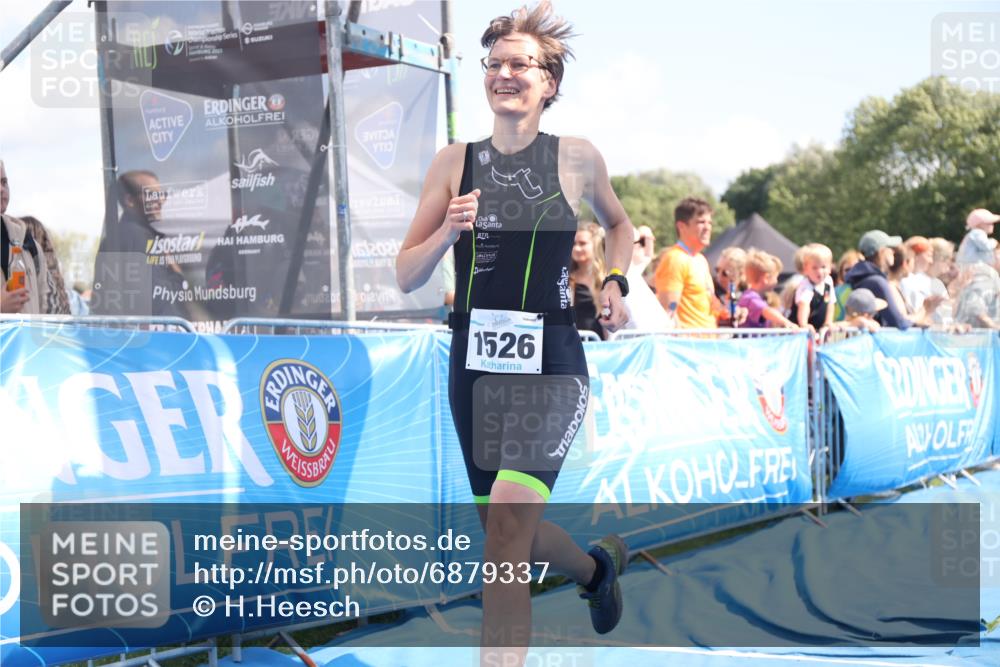 25.08.2024 - Elbe Triathlon Hamburg H.Heesch http://msf.ph/oto/6879337 25.08.2024 11:51:07 Ziel 220, 1526 meine-sportfotos.de
