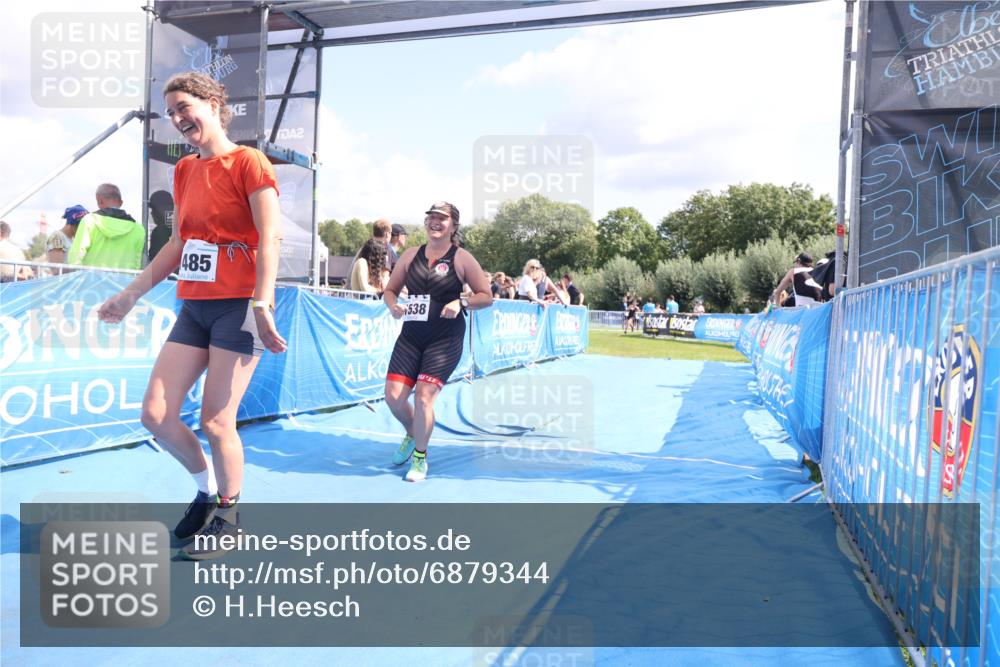 25.08.2024 - Elbe Triathlon Hamburg H.Heesch http://msf.ph/oto/6879344 25.08.2024 12:15:56 Ziel 1485, 1538, 1720 meine-sportfotos.de