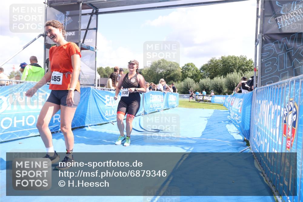 25.08.2024 - Elbe Triathlon Hamburg H.Heesch http://msf.ph/oto/6879346 25.08.2024 12:15:56 Ziel 1485, 1538, 1720 meine-sportfotos.de