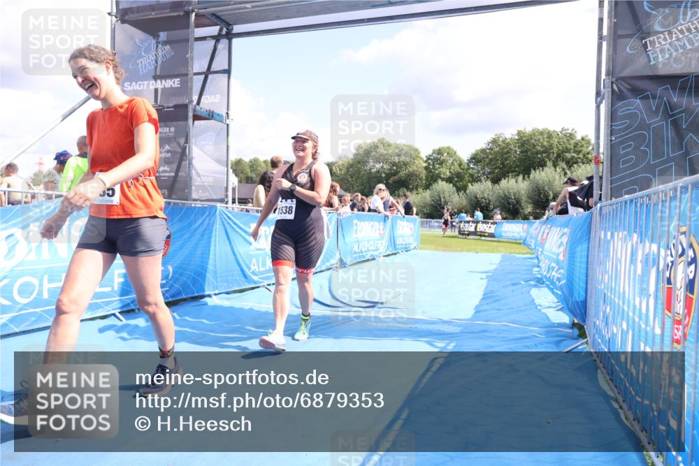 25.08.2024 - Elbe Triathlon Hamburg H.Heesch http://msf.ph/oto/6879353 25.08.2024 12:15:56 Ziel 1485, 1538, 1720 meine-sportfotos.de