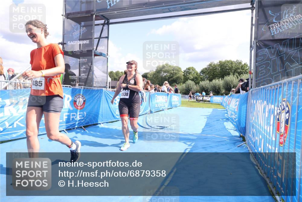 25.08.2024 - Elbe Triathlon Hamburg H.Heesch http://msf.ph/oto/6879358 25.08.2024 12:15:56 Ziel 1485, 1538, 1720 meine-sportfotos.de
