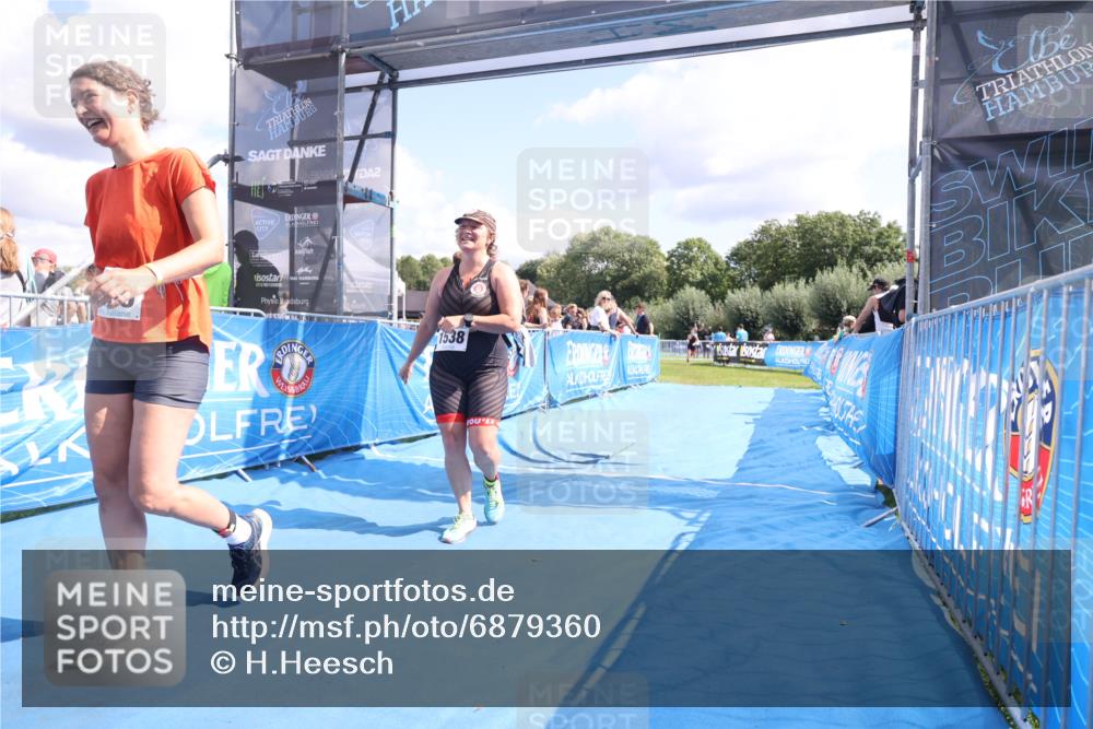 25.08.2024 - Elbe Triathlon Hamburg H.Heesch http://msf.ph/oto/6879360 25.08.2024 12:15:56 Ziel 1485, 1538, 1720 meine-sportfotos.de