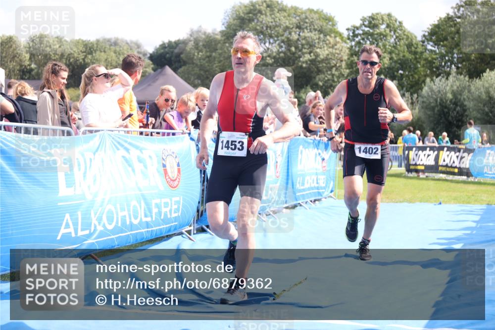 25.08.2024 - Elbe Triathlon Hamburg H.Heesch http://msf.ph/oto/6879362 25.08.2024 11:51:21 Ziel 427, 1402, 1453 meine-sportfotos.de
