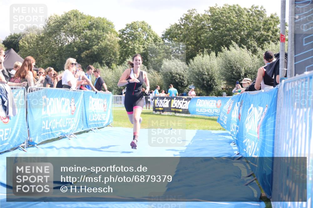 25.08.2024 - Elbe Triathlon Hamburg H.Heesch http://msf.ph/oto/6879379 25.08.2024 12:16:01 Ziel 1485, 1538, 1720 meine-sportfotos.de