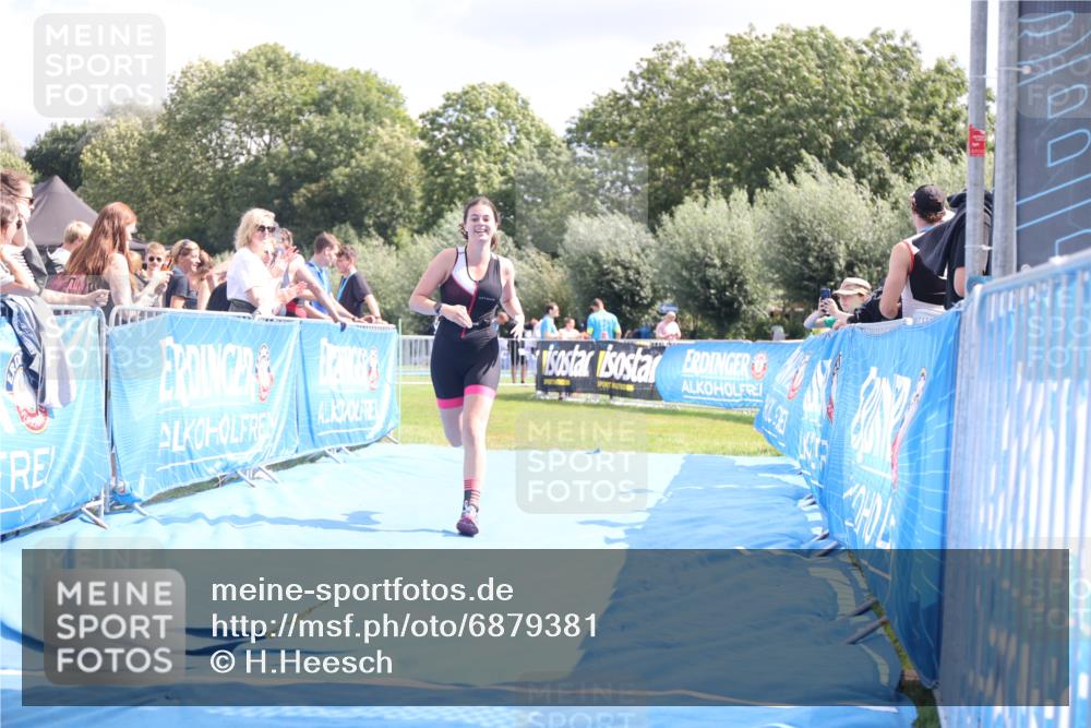 25.08.2024 - Elbe Triathlon Hamburg H.Heesch http://msf.ph/oto/6879381 25.08.2024 12:16:01 Ziel 1485, 1538, 1720 meine-sportfotos.de