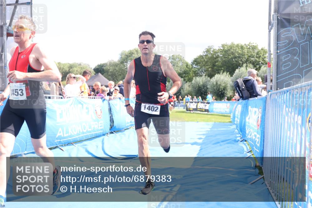 25.08.2024 - Elbe Triathlon Hamburg H.Heesch http://msf.ph/oto/6879383 25.08.2024 11:51:22 Ziel 427, 1402, 1453 meine-sportfotos.de