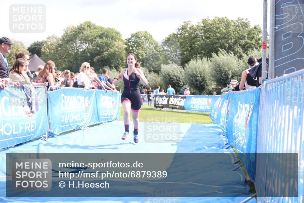 25.08.2024 - Elbe Triathlon Hamburg H.Heesch http://msf.ph/oto/6879389 25.08.2024 12:16:01 Ziel 1485, 1538, 1720 meine-sportfotos.de