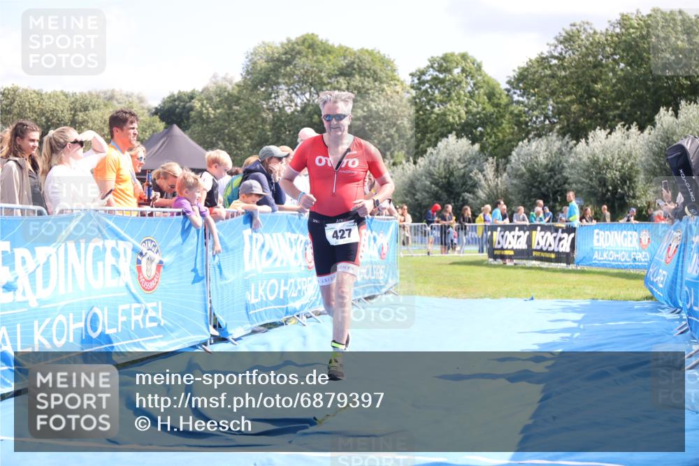25.08.2024 - Elbe Triathlon Hamburg H.Heesch http://msf.ph/oto/6879397 25.08.2024 11:51:28 Ziel 427, 1402, 1453 meine-sportfotos.de