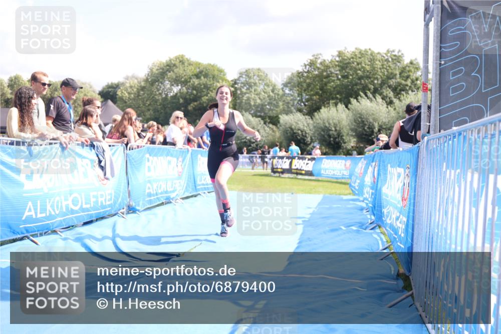 25.08.2024 - Elbe Triathlon Hamburg H.Heesch http://msf.ph/oto/6879400 25.08.2024 12:16:02 Ziel 1538, 1720 meine-sportfotos.de