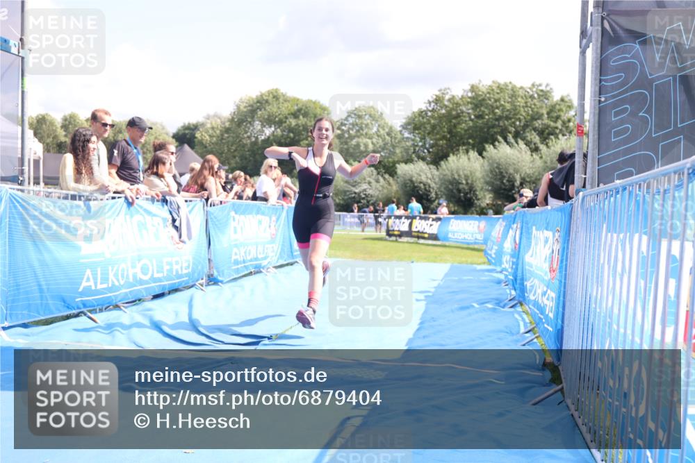 25.08.2024 - Elbe Triathlon Hamburg H.Heesch http://msf.ph/oto/6879404 25.08.2024 12:16:02 Ziel 1538, 1720 meine-sportfotos.de