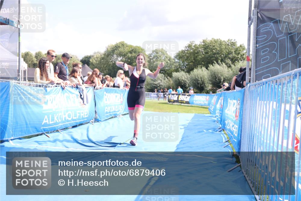 25.08.2024 - Elbe Triathlon Hamburg H.Heesch http://msf.ph/oto/6879406 25.08.2024 12:16:02 Ziel 1538, 1720 meine-sportfotos.de