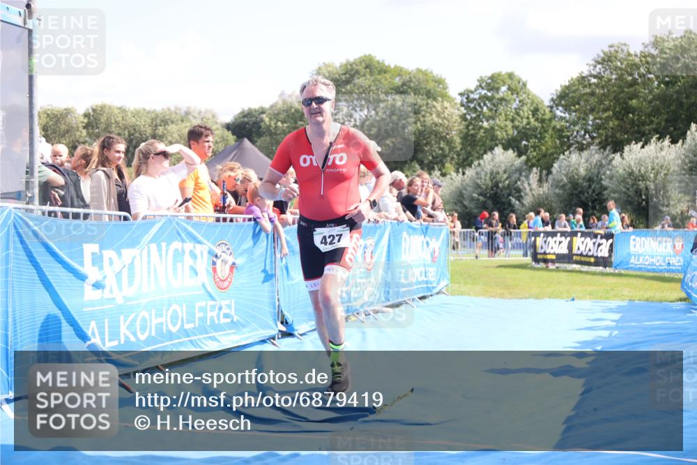 25.08.2024 - Elbe Triathlon Hamburg H.Heesch http://msf.ph/oto/6879419 25.08.2024 11:51:29 Ziel 427 meine-sportfotos.de