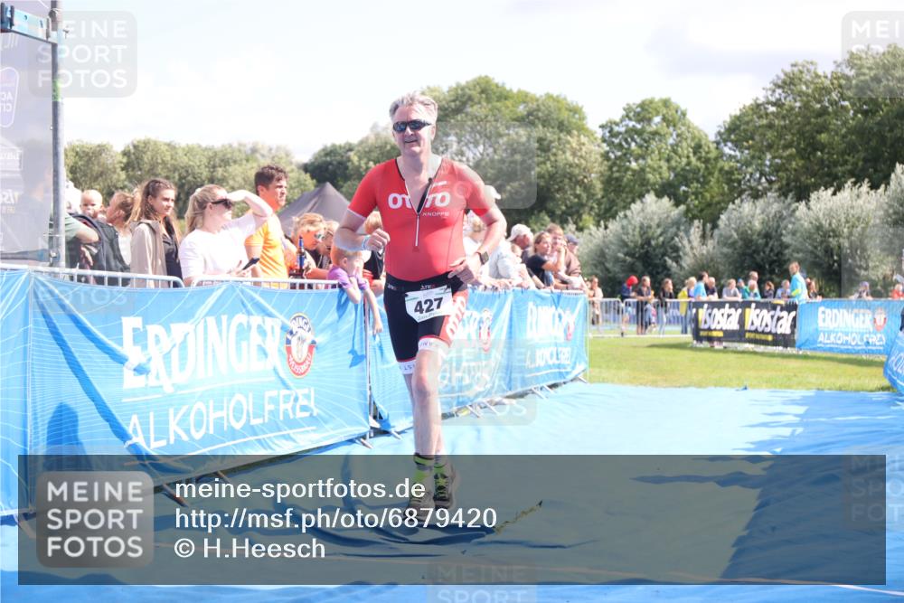 25.08.2024 - Elbe Triathlon Hamburg H.Heesch http://msf.ph/oto/6879420 25.08.2024 11:51:29 Ziel 427 meine-sportfotos.de