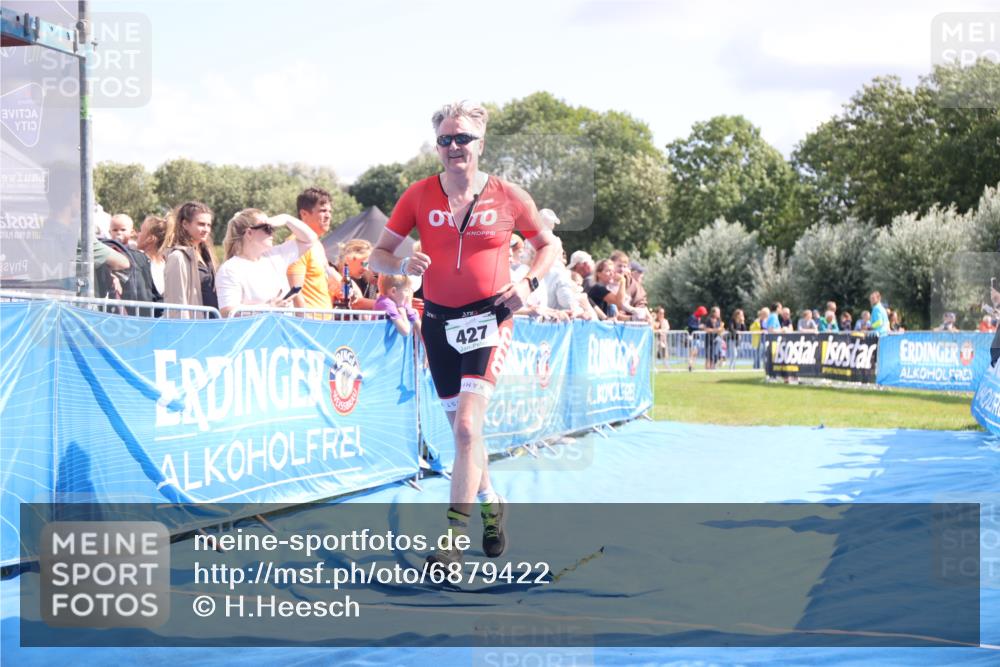 25.08.2024 - Elbe Triathlon Hamburg H.Heesch http://msf.ph/oto/6879422 25.08.2024 11:51:29 Ziel 427 meine-sportfotos.de
