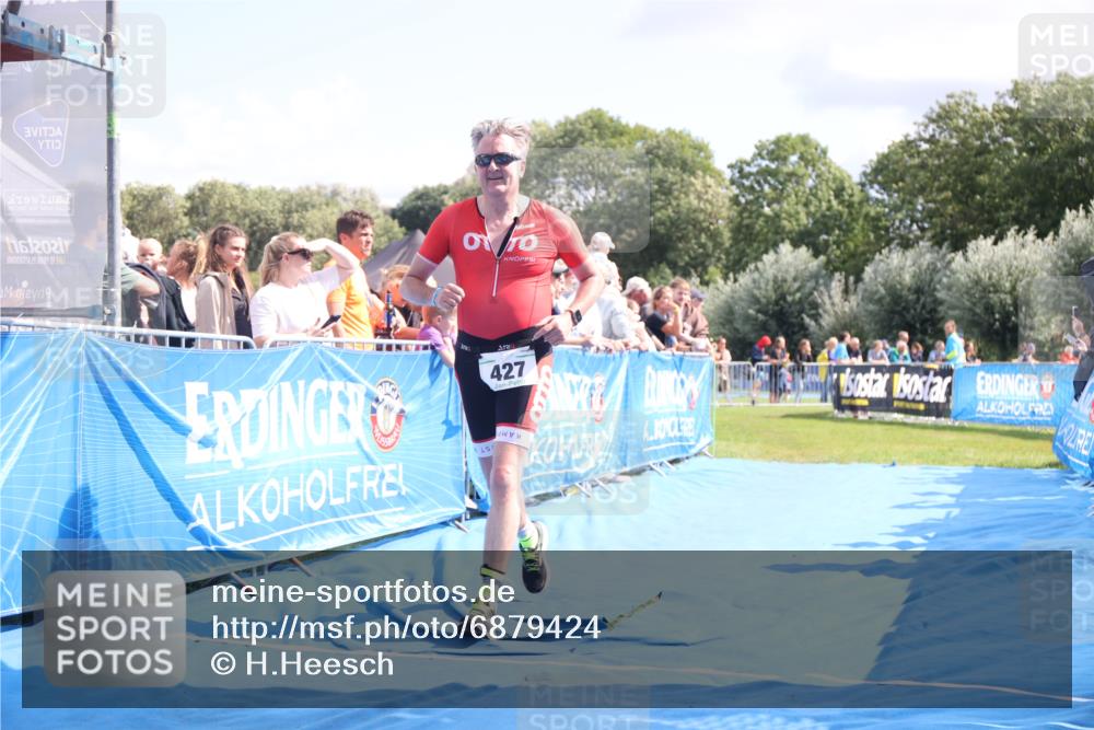 25.08.2024 - Elbe Triathlon Hamburg H.Heesch http://msf.ph/oto/6879424 25.08.2024 11:51:29 Ziel 427 meine-sportfotos.de