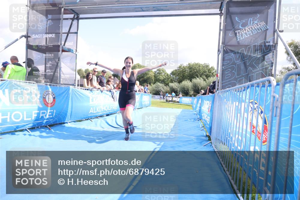 25.08.2024 - Elbe Triathlon Hamburg H.Heesch http://msf.ph/oto/6879425 25.08.2024 12:16:03 Ziel 1538, 1720 meine-sportfotos.de