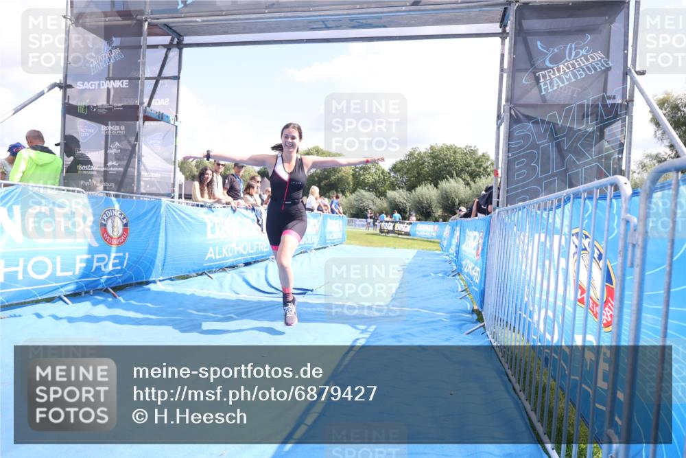 25.08.2024 - Elbe Triathlon Hamburg H.Heesch http://msf.ph/oto/6879427 25.08.2024 12:16:03 Ziel 1538, 1720 meine-sportfotos.de