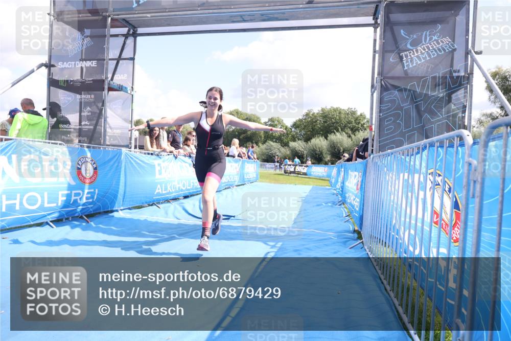 25.08.2024 - Elbe Triathlon Hamburg H.Heesch http://msf.ph/oto/6879429 25.08.2024 12:16:03 Ziel 1538, 1720 meine-sportfotos.de