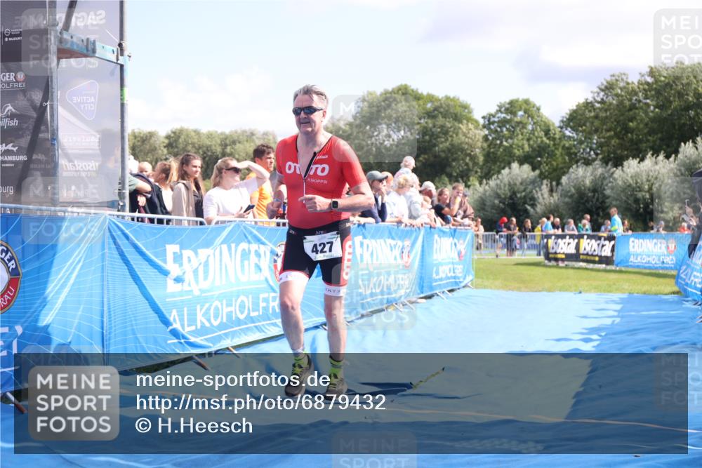 25.08.2024 - Elbe Triathlon Hamburg H.Heesch http://msf.ph/oto/6879432 25.08.2024 11:51:29 Ziel 427 meine-sportfotos.de
