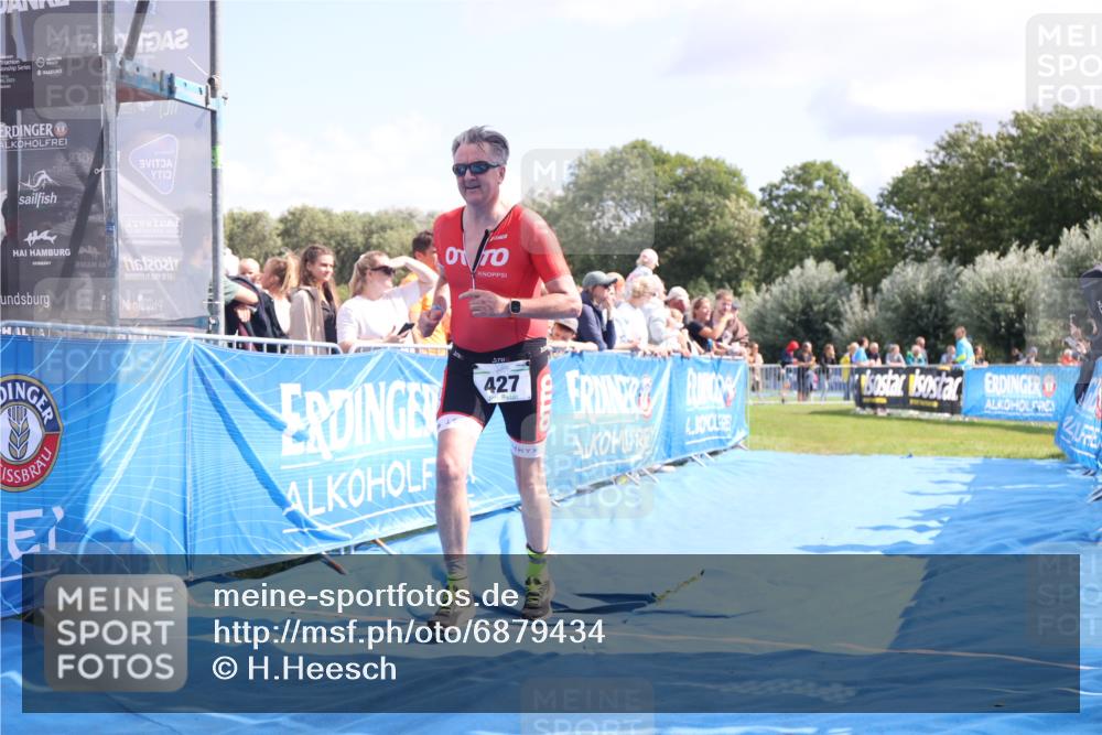 25.08.2024 - Elbe Triathlon Hamburg H.Heesch http://msf.ph/oto/6879434 25.08.2024 11:51:29 Ziel 427 meine-sportfotos.de