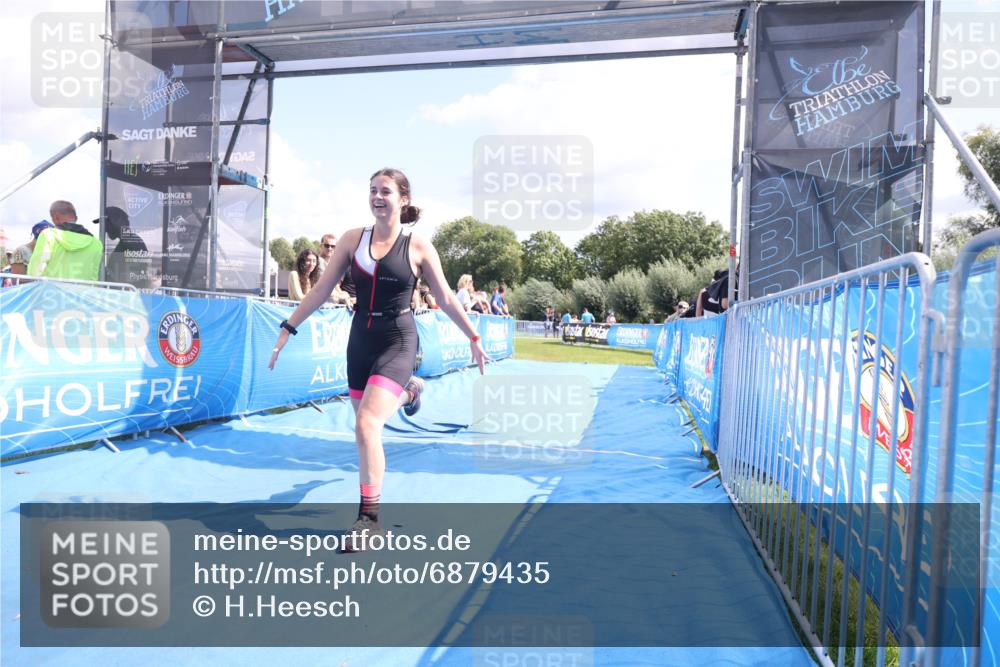 25.08.2024 - Elbe Triathlon Hamburg H.Heesch http://msf.ph/oto/6879435 25.08.2024 12:16:03 Ziel 1538, 1720 meine-sportfotos.de