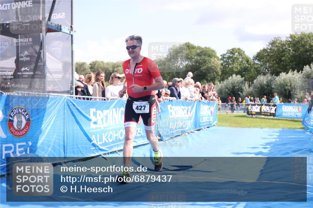 25.08.2024 - Elbe Triathlon Hamburg H.Heesch http://msf.ph/oto/6879437 25.08.2024 11:51:29 Ziel 427 meine-sportfotos.de