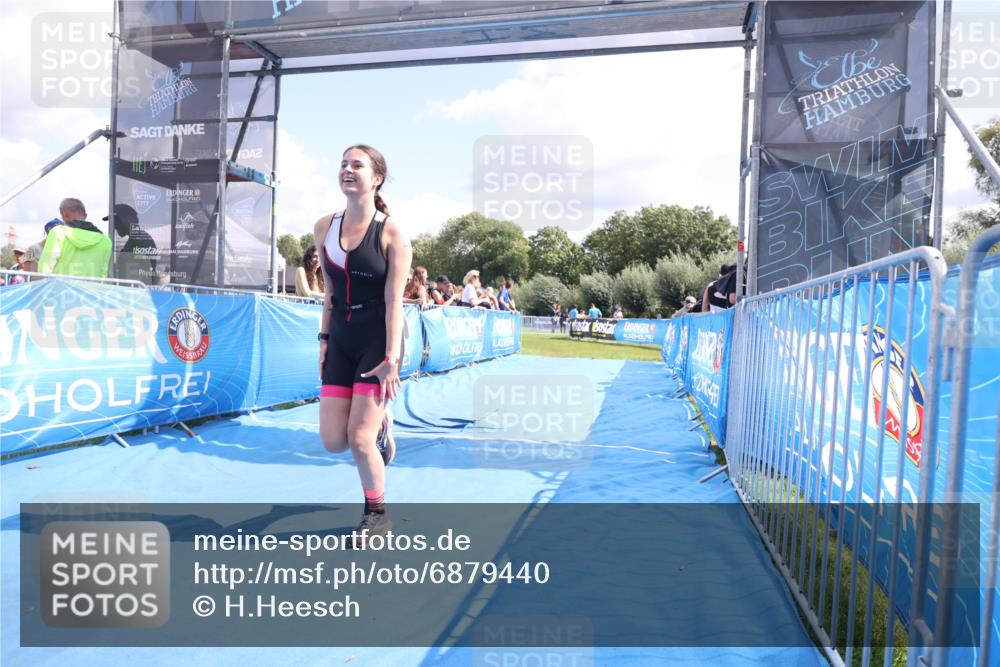 25.08.2024 - Elbe Triathlon Hamburg H.Heesch http://msf.ph/oto/6879440 25.08.2024 12:16:03 Ziel 1538, 1720 meine-sportfotos.de