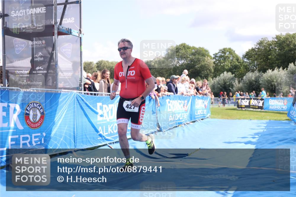 25.08.2024 - Elbe Triathlon Hamburg H.Heesch http://msf.ph/oto/6879441 25.08.2024 11:51:29 Ziel 427 meine-sportfotos.de