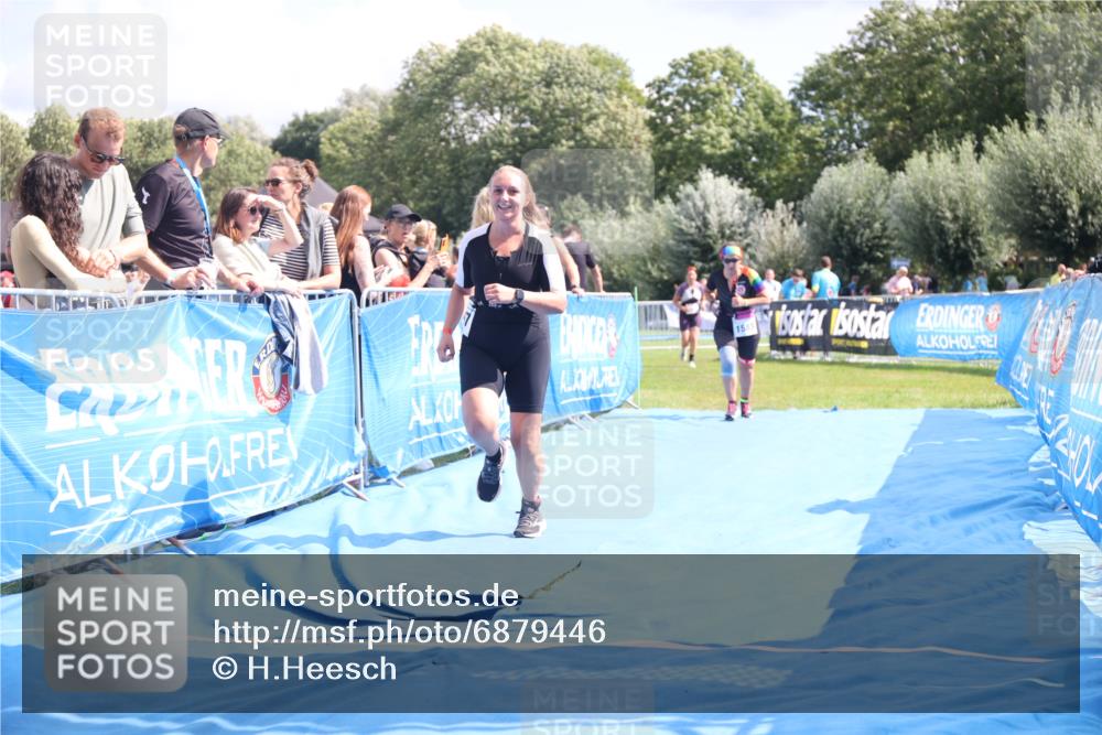 25.08.2024 - Elbe Triathlon Hamburg H.Heesch http://msf.ph/oto/6879446 25.08.2024 12:16:21 Ziel 1471, 1583, 1667 meine-sportfotos.de