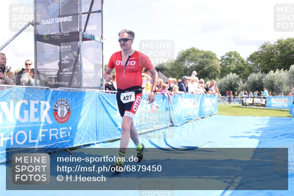 25.08.2024 - Elbe Triathlon Hamburg H.Heesch http://msf.ph/oto/6879450 25.08.2024 11:51:29 Ziel 427 meine-sportfotos.de
