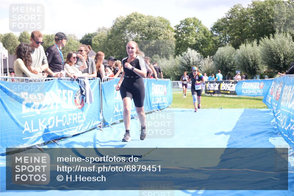 25.08.2024 - Elbe Triathlon Hamburg H.Heesch http://msf.ph/oto/6879451 25.08.2024 12:16:21 Ziel 1471, 1583, 1667 meine-sportfotos.de