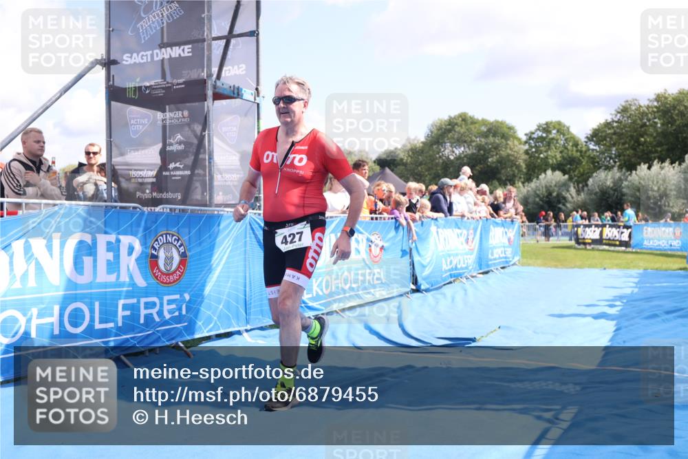 25.08.2024 - Elbe Triathlon Hamburg H.Heesch http://msf.ph/oto/6879455 25.08.2024 11:51:30 Ziel 427 meine-sportfotos.de