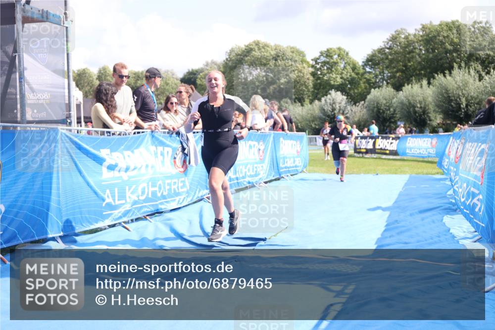 25.08.2024 - Elbe Triathlon Hamburg H.Heesch http://msf.ph/oto/6879465 25.08.2024 12:16:22 Ziel 1471, 1583, 1667 meine-sportfotos.de