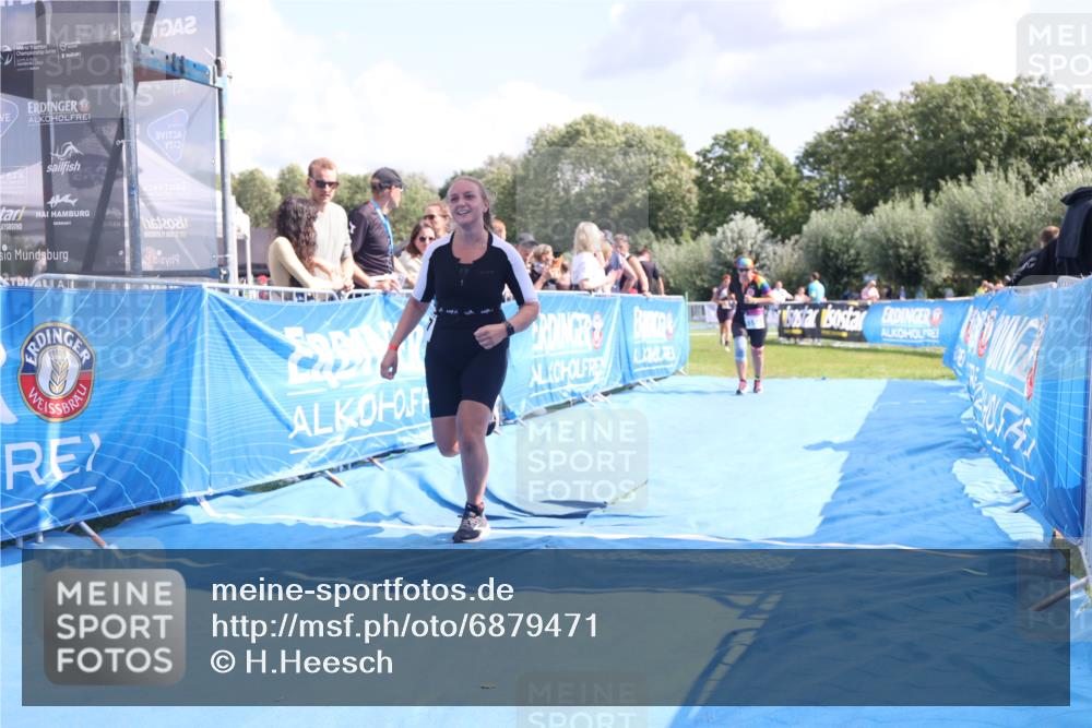 25.08.2024 - Elbe Triathlon Hamburg H.Heesch http://msf.ph/oto/6879471 25.08.2024 12:16:22 Ziel 1471, 1583, 1667 meine-sportfotos.de