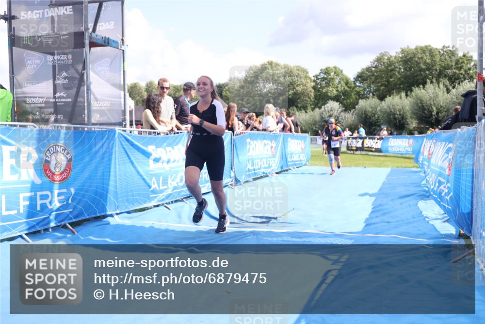25.08.2024 - Elbe Triathlon Hamburg H.Heesch http://msf.ph/oto/6879475 25.08.2024 12:16:22 Ziel 1471, 1583, 1667 meine-sportfotos.de