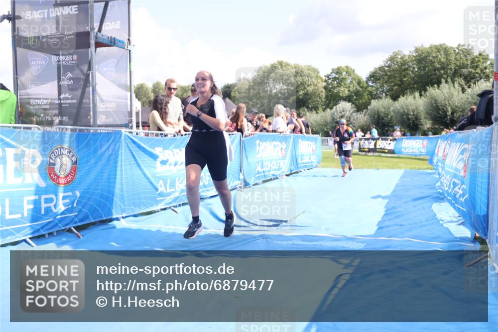 25.08.2024 - Elbe Triathlon Hamburg H.Heesch http://msf.ph/oto/6879477 25.08.2024 12:16:22 Ziel 1471, 1583, 1667 meine-sportfotos.de