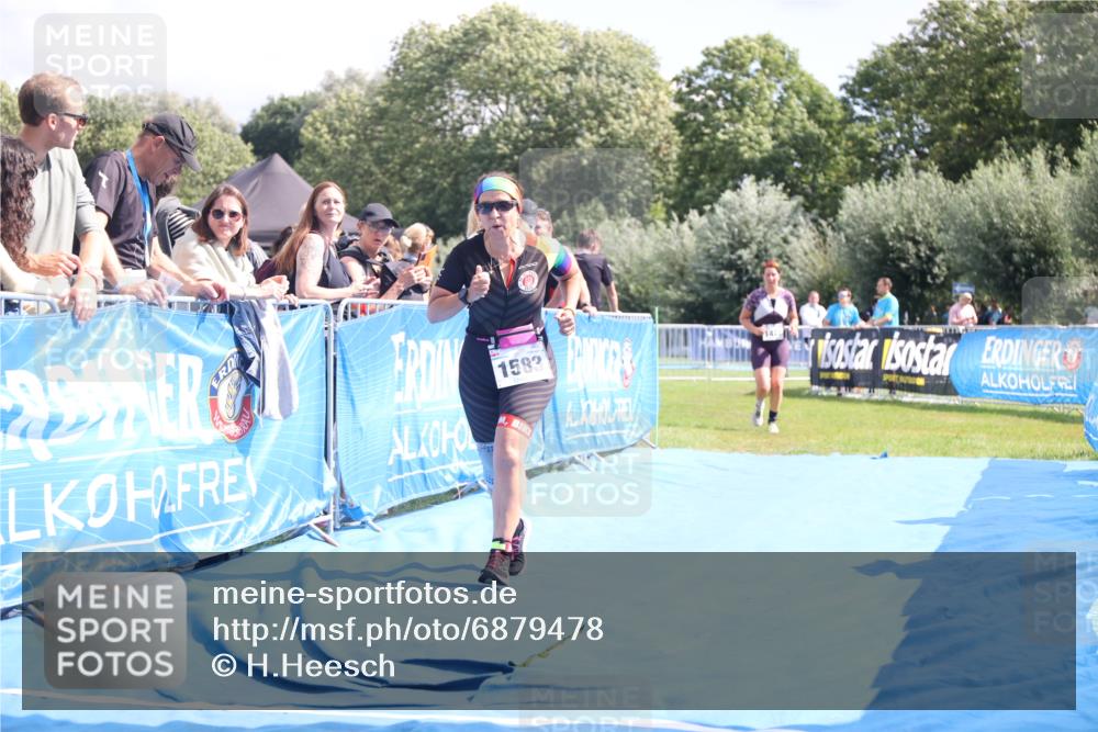 25.08.2024 - Elbe Triathlon Hamburg H.Heesch http://msf.ph/oto/6879478 25.08.2024 12:16:24 Ziel 1471, 1583, 1667 meine-sportfotos.de