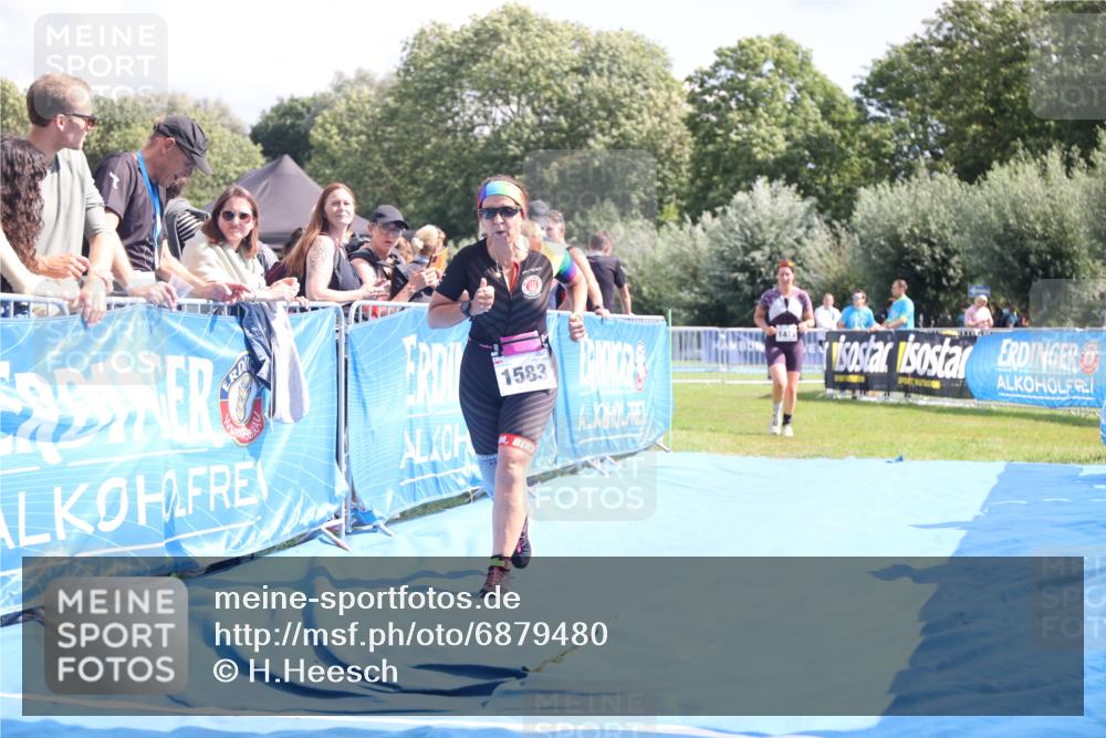 25.08.2024 - Elbe Triathlon Hamburg H.Heesch http://msf.ph/oto/6879480 25.08.2024 12:16:24 Ziel 1471, 1583, 1667 meine-sportfotos.de