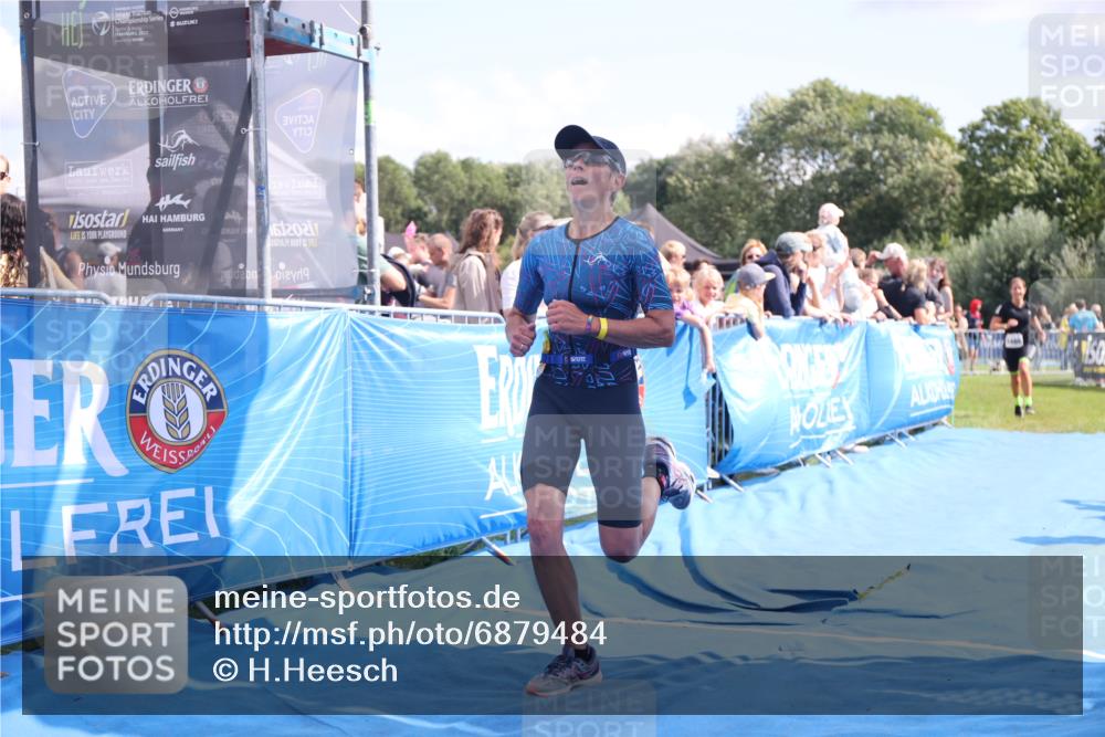 25.08.2024 - Elbe Triathlon Hamburg H.Heesch http://msf.ph/oto/6879484 25.08.2024 11:51:44 Ziel 1480, 1559 meine-sportfotos.de