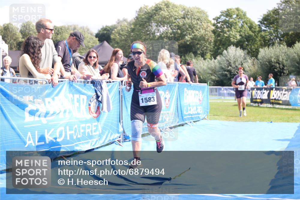 25.08.2024 - Elbe Triathlon Hamburg H.Heesch http://msf.ph/oto/6879494 25.08.2024 12:16:24 Ziel 1471, 1583, 1667 meine-sportfotos.de
