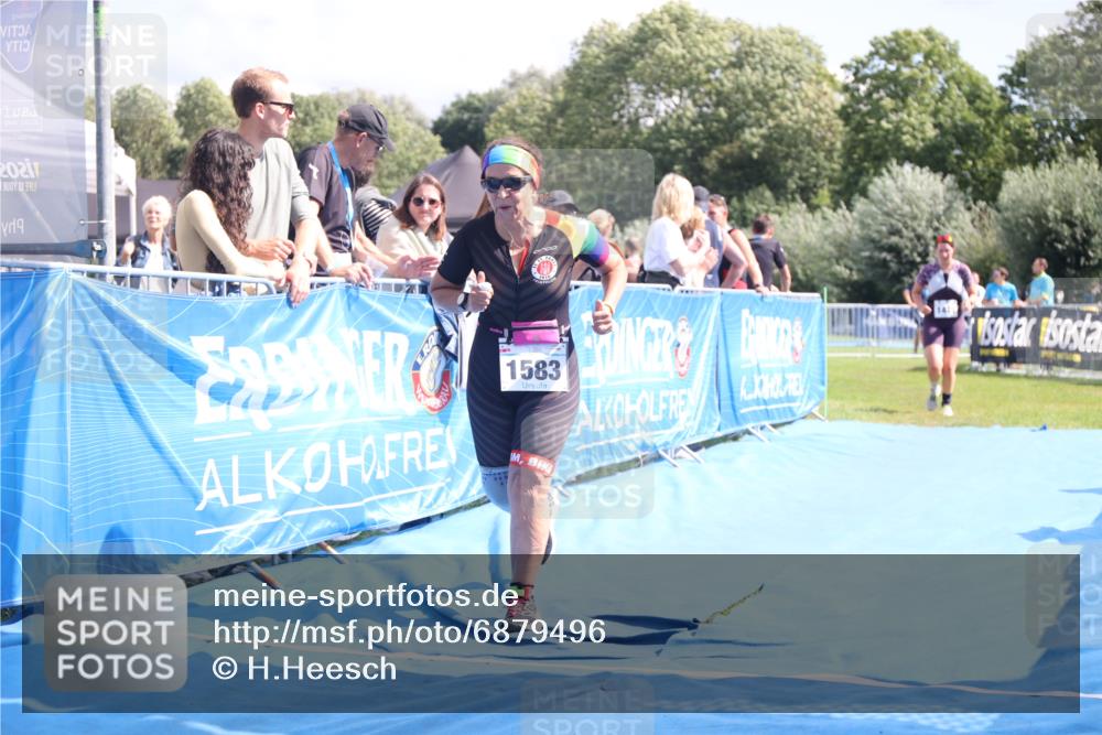 25.08.2024 - Elbe Triathlon Hamburg H.Heesch http://msf.ph/oto/6879496 25.08.2024 12:16:25 Ziel 1471, 1583, 1667 meine-sportfotos.de